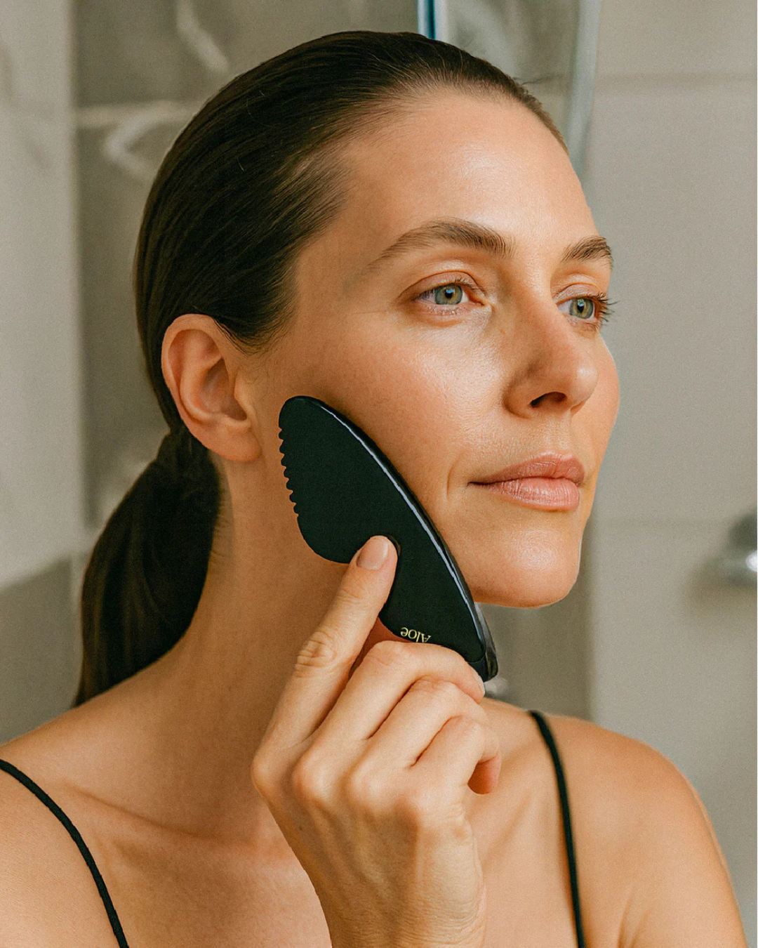 Gua Sha – 100% Sculpting and Firming Facial Massage